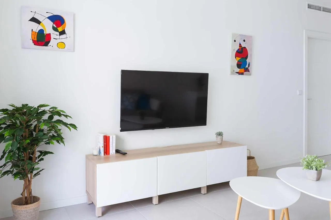 Sunny Art In Malaga Beach Apartment